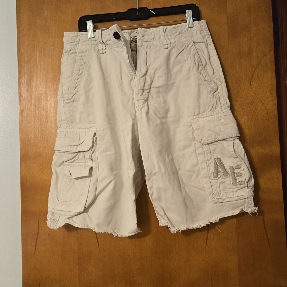 Vintage American Eagle Outfitters Y2K Khaki Cargo Shorts Size 30 Longer Length